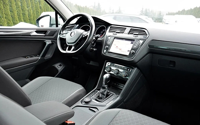 Volkswagen Tiguan cena 85900 przebieg: 182000, rok produkcji 2016 z Radymno małe 466